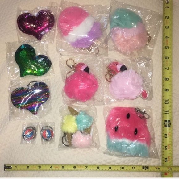 K LAST ONE! Hot Pink Fuzzy Pom Pom Flamingo Keychain - Picture 3 of 5